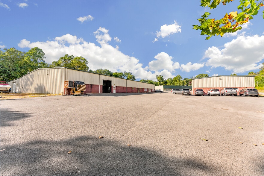 More Photos Of 951 Point Marion Rd, Morgantown Light Manufacturing For Sale
