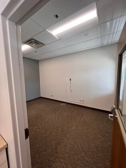 More Photos Of 10901-10909 Excelsior Blvd, Hopkins Office For Lease
