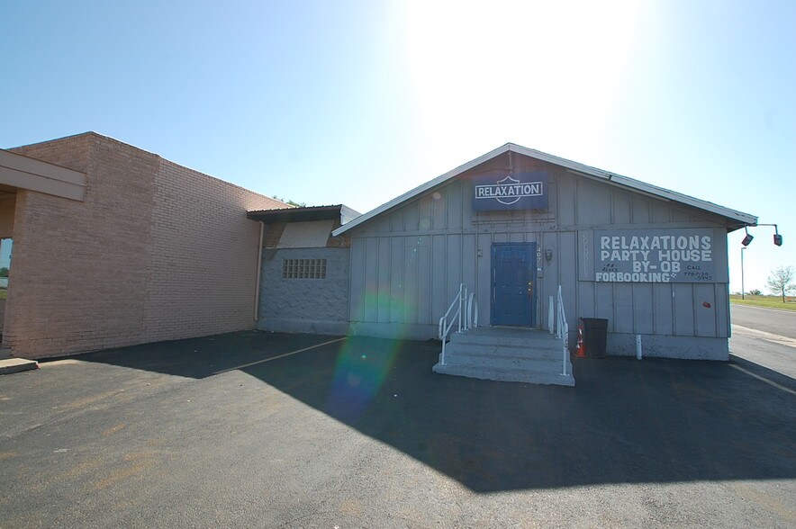 More Photos Of 405-407 Martin L King Blvd, Lubbock Storefront Retail Office For Sale