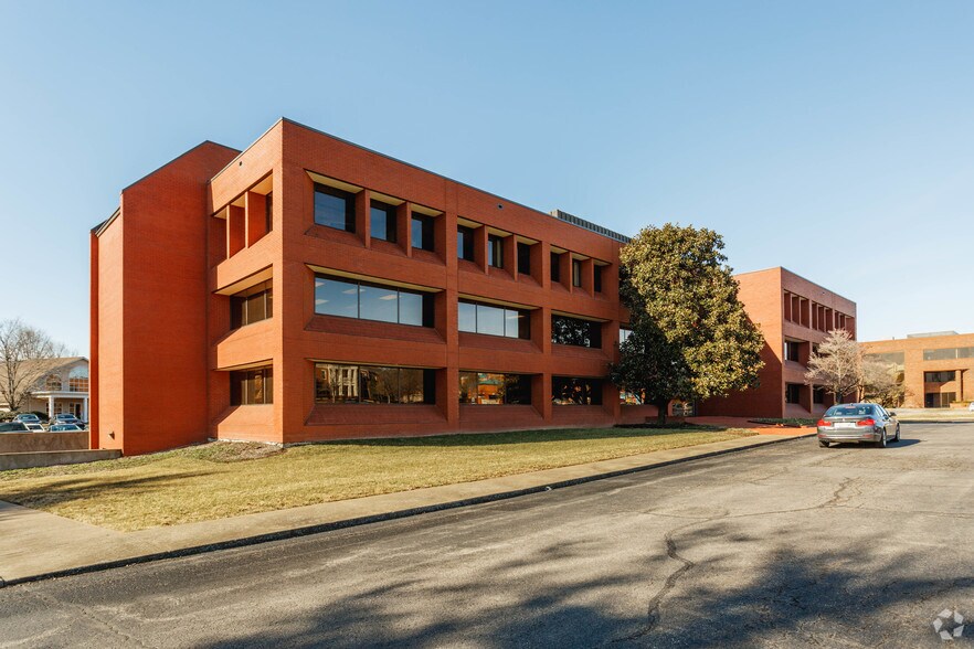 More Photos Of 5115 Maryland Way, Brentwood Office For Lease