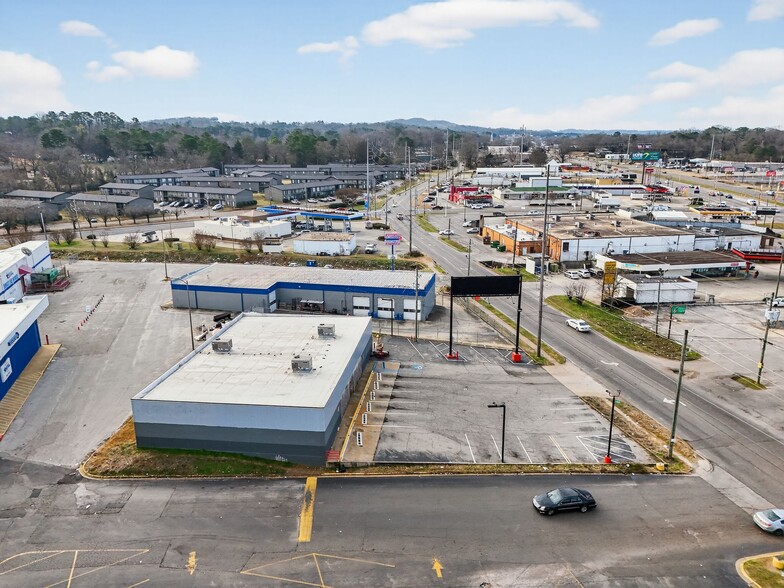 More Photos Of 1121 Huffman Rd, Birmingham Freestanding For Sale