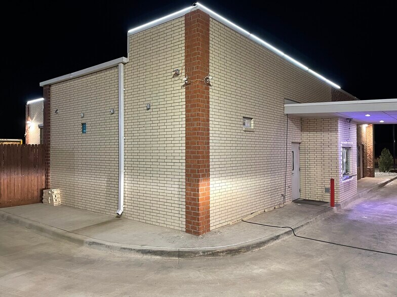 More Photos Of 1140 Kermit St, Plainview Restaurant For Sale