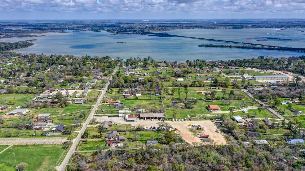 More Photos Of 16636 Bear Bayou Dr, Channelview Warehouse For Sale