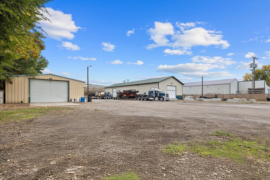 More Photos Of 118 Riverside Rd, Billings Research And Development For Sale