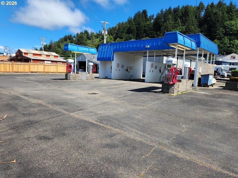 More Photos Of 542 Fir Ave, Reedsport Carwash For Sale