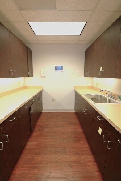 More Photos Of 136 N Ridge St, Monroeville Medical For Sale