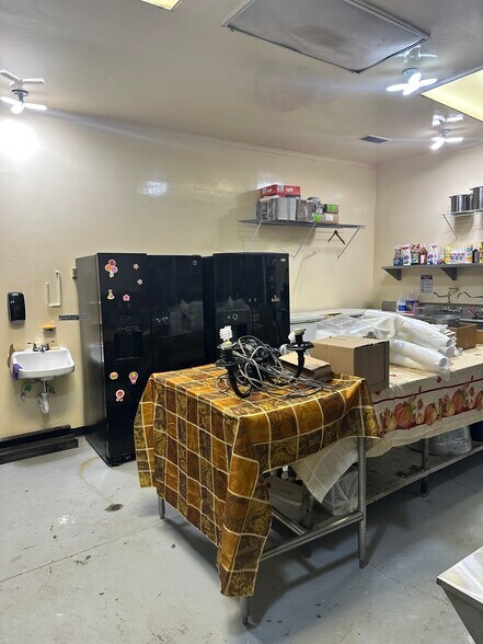 More Photos Of 1030 Dry Branch Rd, Hopkins General Retail For Sale