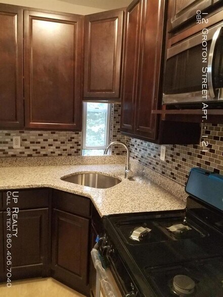 More Photos Of 12-16 Groton St, Hartford Apartments For Sale