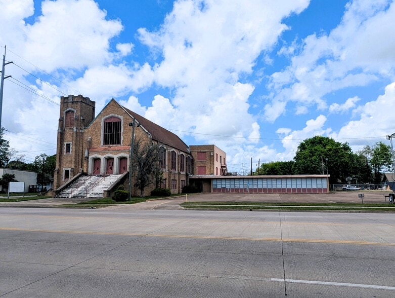 Primary Photo Of 1180 Washington Blvd, Beaumont Religious Facility For Sale