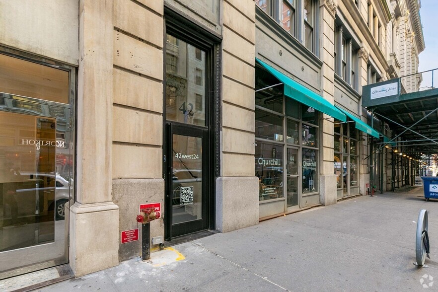 More Photos Of 44 W 24th St, New York Apartments For Lease