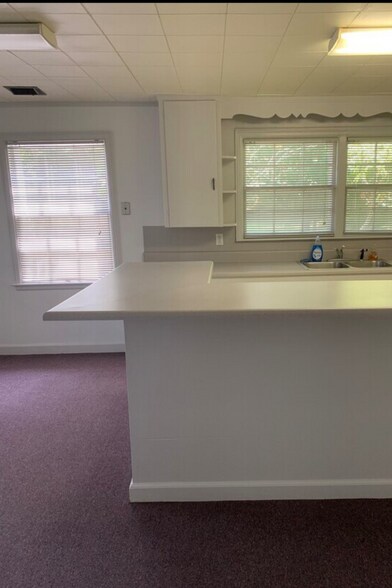 More Photos Of 8207 Stagecoach Rd, Little Rock Office For Sale