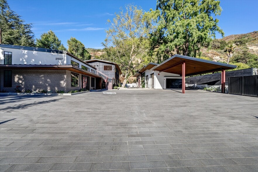 More Photos Of 21024 Laguna Canyon Rd, Laguna Beach Storefront Retail Residential For Lease