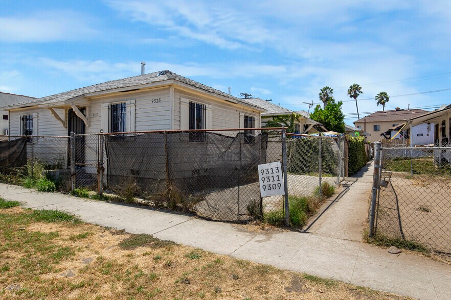More Photos Of 9309 S Western Ave, Los Angeles Apartments For Sale