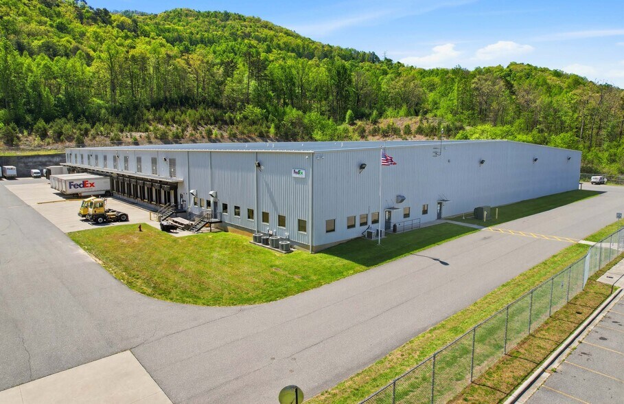 More Photos Of 1995 Route 19 S, Bryson City Warehouse For Sale