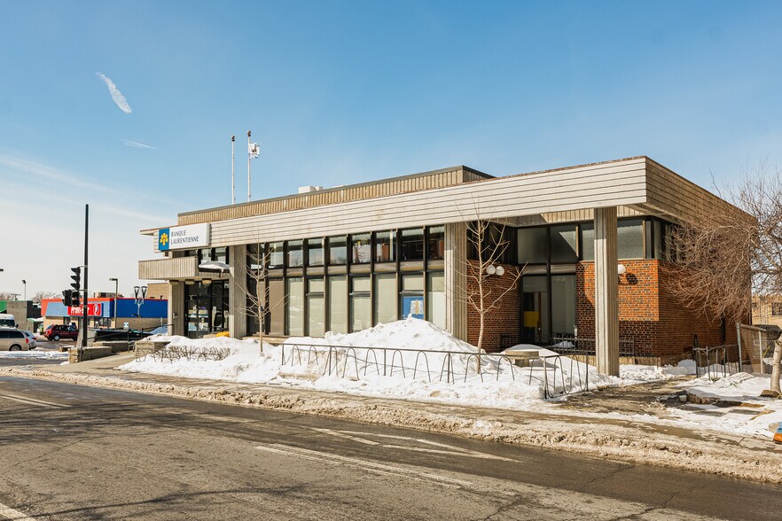 More Photos Of 5501 Boul Henri-Bourassa E, Montréal Office For Sale