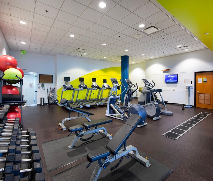 More Photos Of 560 Carillon Pky, Saint Petersburg Unknown For Lease