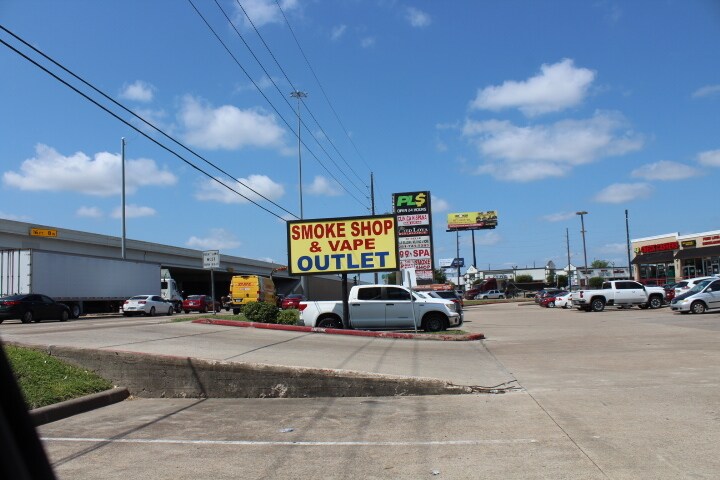 More Photos Of 11422 Southwest Fwy, Houston Storefront For Sale