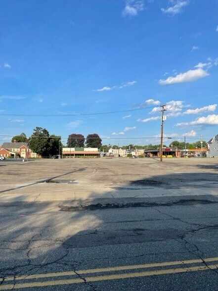 More Photos Of , Endicott Unknown For Sale