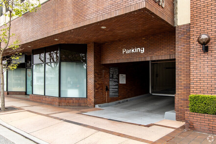 More Photos Of 11980 San Vicente Blvd, Los Angeles Medical For Lease