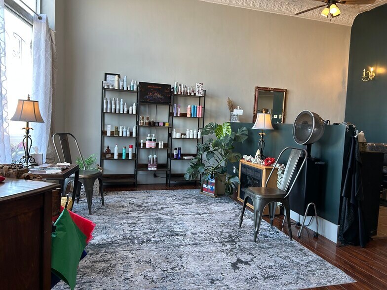 More Photos Of 114 E South Railway, Oxford Storefront For Sale