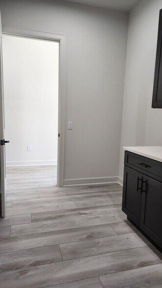 More Photos Of 1325 Main St, Katy Unknown For Lease