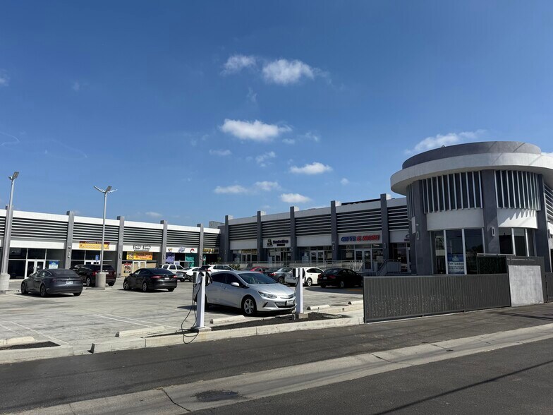 More Photos Of 1530 S Alameda St, Los Angeles General Retail For Lease