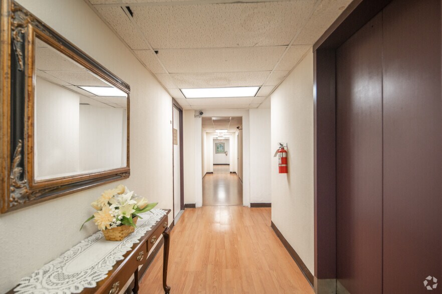 More Photos Of 1711 W Irving Blvd, Irving Medical For Lease