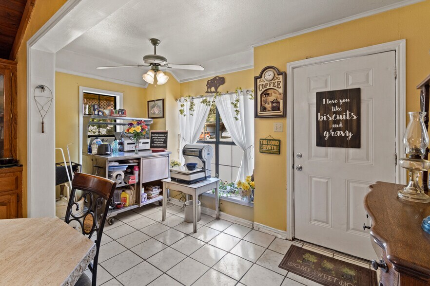 More Photos Of 750 N US Highway 287, Palestine Multifamily For Sale