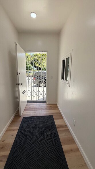 More Photos Of 4901-4903 Exposition Blvd, Los Angeles Warehouse For Lease