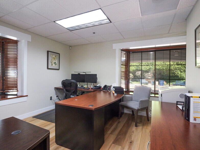 More Photos Of 25550 Hawthorne Blvd, Torrance Medical For Sale