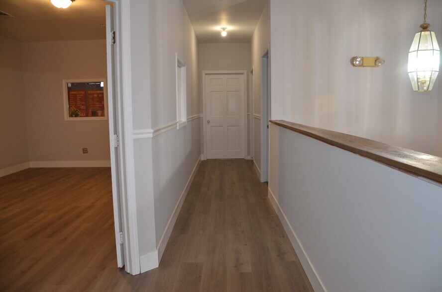 More Photos Of 510 Collins St, Joliet Unknown For Lease