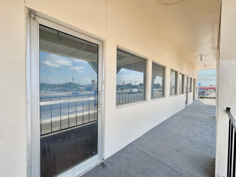 More Photos Of 7205 Bandera Rd, San Antonio Unknown For Lease