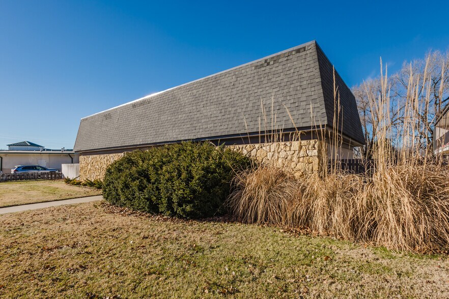 More Photos Of 3007 Sierra Pky, Hutchinson Apartments For Sale