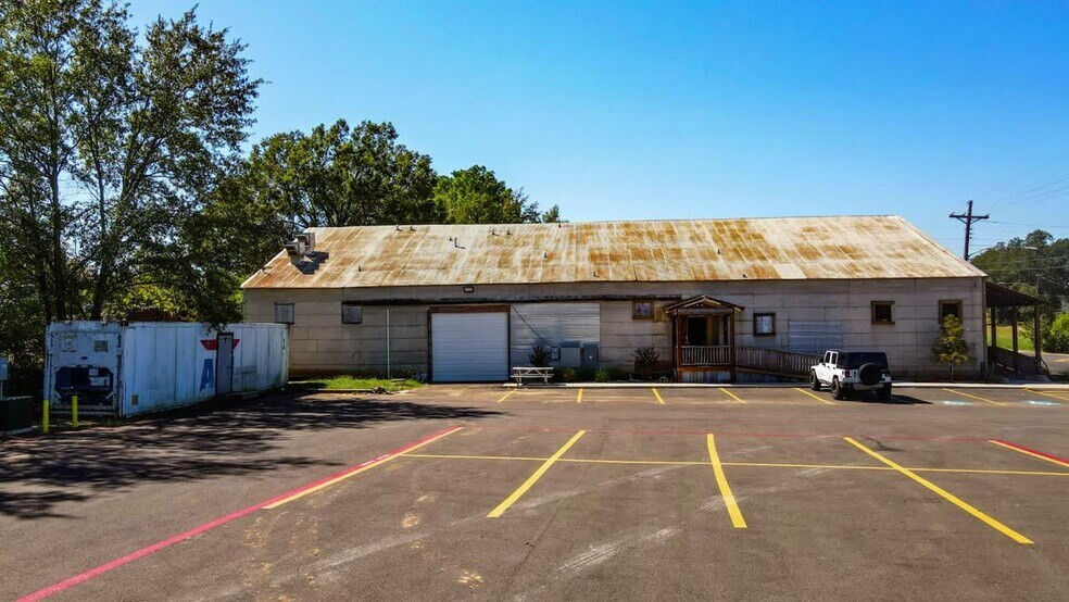 Primary Photo Of 416 E 16th St, Mount Pleasant Restaurant For Sale