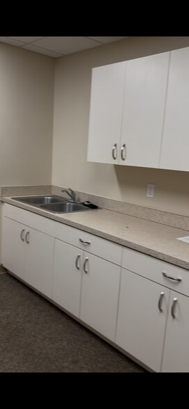 More Photos Of 1925 Capital Cir NE, Tallahassee Medical For Lease