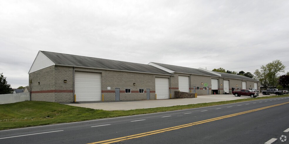 More Photos Of 10802 Westville Rd, Wyoming Warehouse For Lease