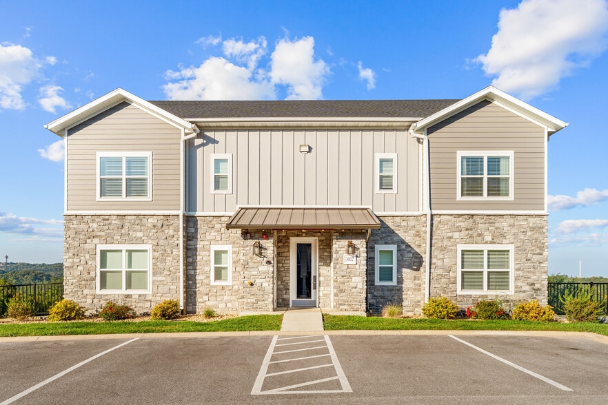 More Photos Of 3002 N Vineyards Ter, Branson General Retail For Sale