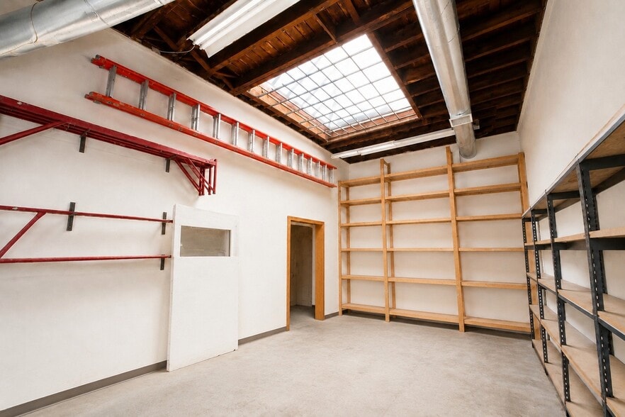 More Photos Of 154 26th St, Brooklyn Warehouse For Sale