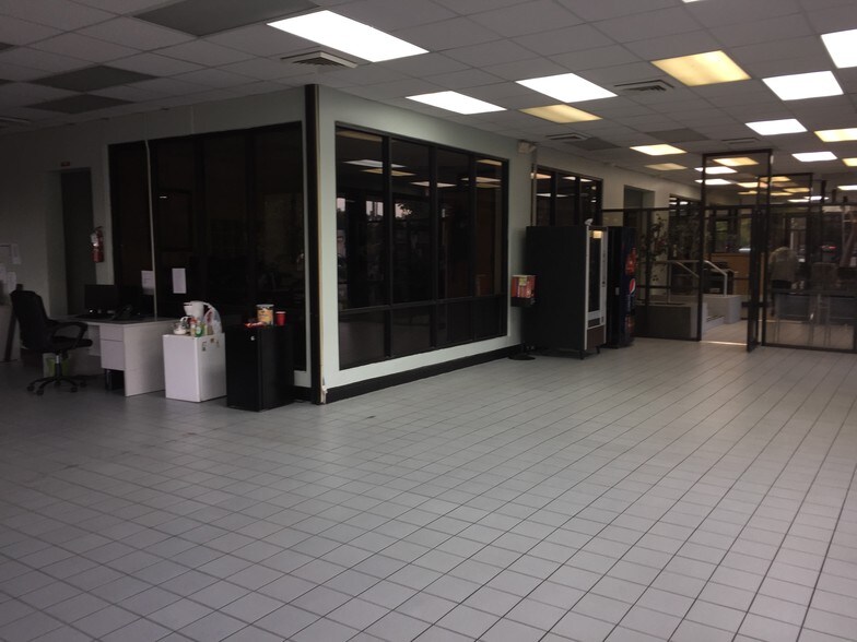 More Photos Of 600 N State Road 7, Plantation Auto Dealership For Sale