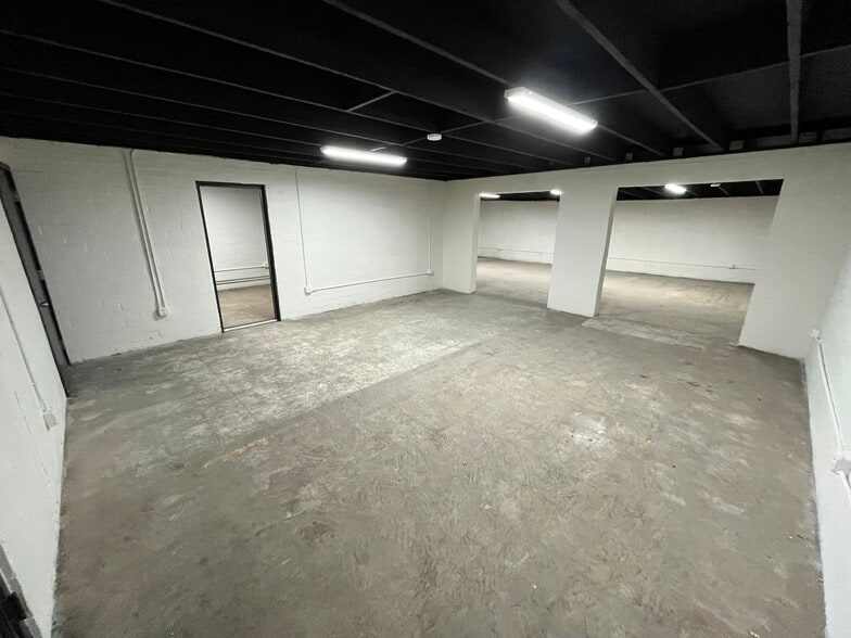 More Photos Of 2538 E McDowell Rd, Phoenix Freestanding For Lease