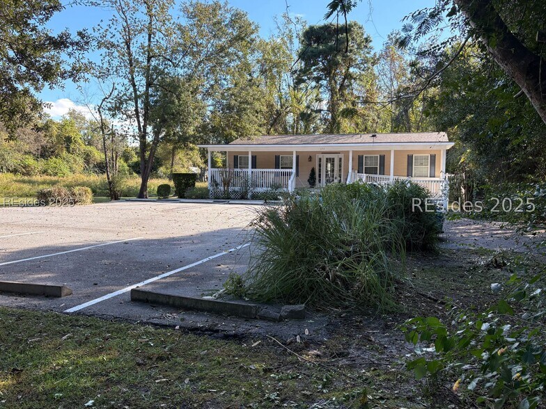 More Photos Of 574 Sea Island Pky, Saint Helena Island Office For Sale
