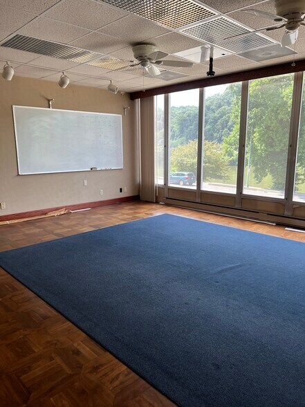 More Photos Of 1012 Kanawha Blvd, Charleston Office For Lease
