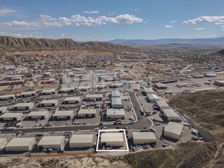 More Photos Of 1385 E Hillcrest Dr, Washington Industrial For Lease