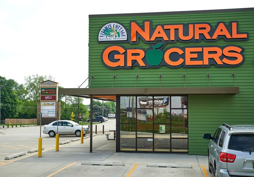 More Photos Of 931 Blairs Ferry Rd NE, Cedar Rapids General Retail For Sale