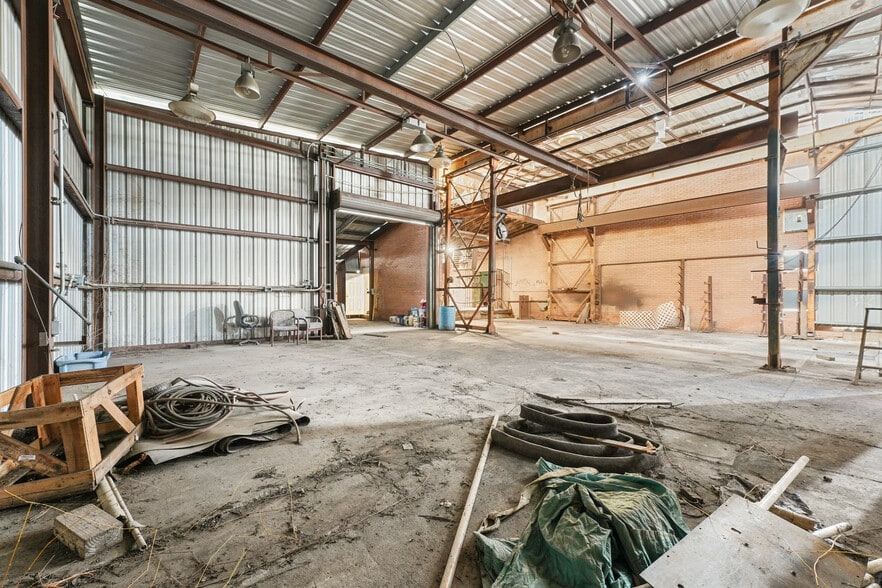 More Photos Of 16144 Market St, Channelview Manufacturing For Sale