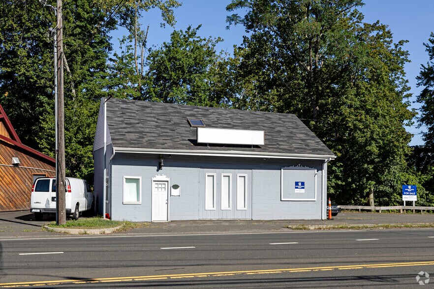 More Photos Of 625 Main Ave, Norwalk Storefront Retail Office For Sale
