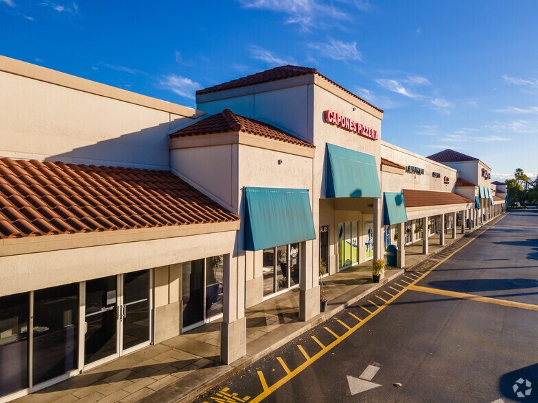 More Photos Of 3599 Hollywood Blvd, Hollywood Unknown For Lease