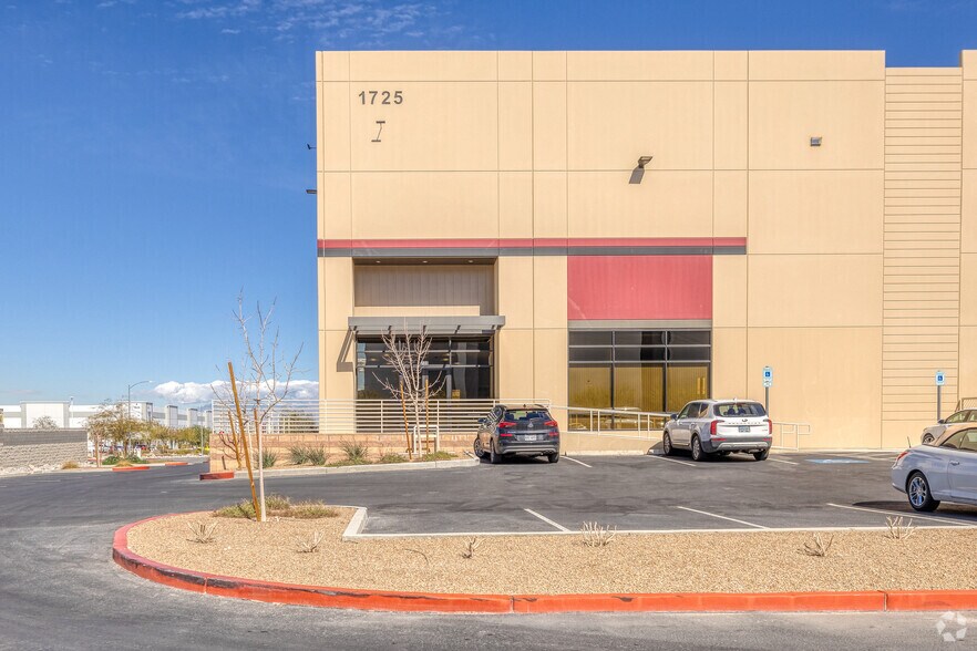 More Photos Of 1725 Chaparral Rd, Henderson Warehouse For Lease