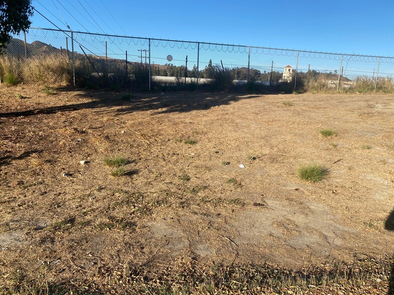 More Photos Of 4623 Brazil St, Los Angeles Land For Lease