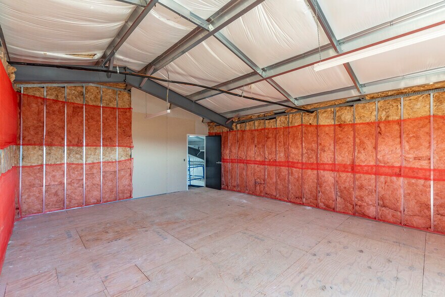 More Photos Of 25 Reeds Way, Flat Rock Warehouse For Lease